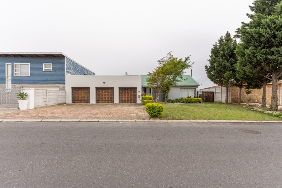 4 Bedroom Property for Sale in Rouxville Western Cape